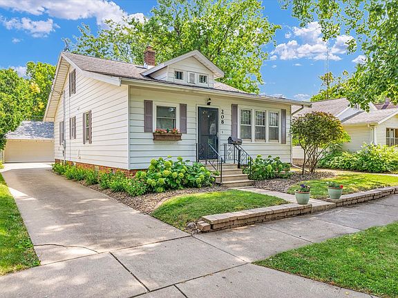 3rd image of 208 S Florence Ave