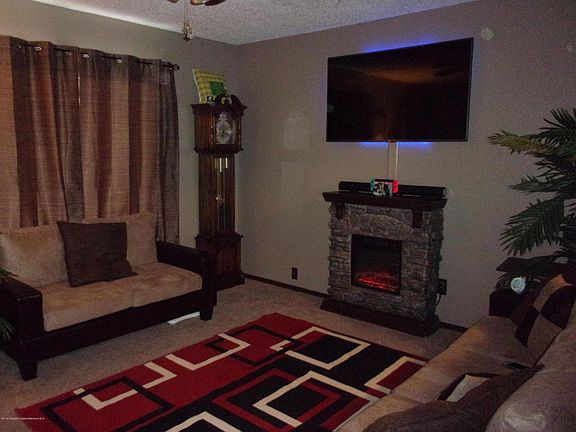3rd image of 805 Exmoor Rd