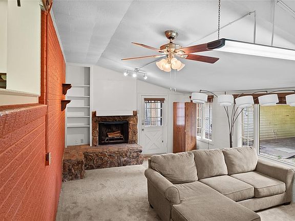 4th image of 104 Elmwood Ave