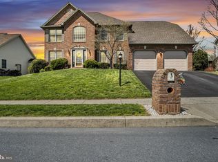 38 Logans Run, Enola, PA 17025