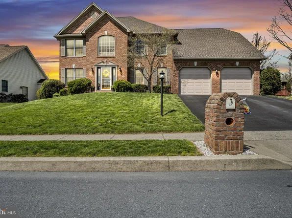 38 Logans Run, Enola, PA 17025