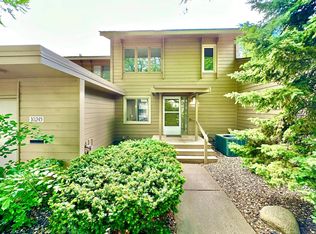 10245 Scarborough Rd, Bloomington, MN 55437