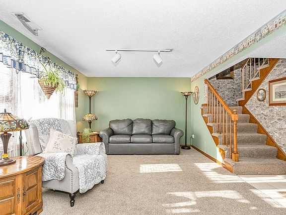 3rd image of 14 Boylston Ln #14