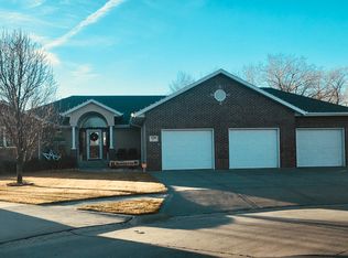 2908 Lee St, Grand Island, NE 68803