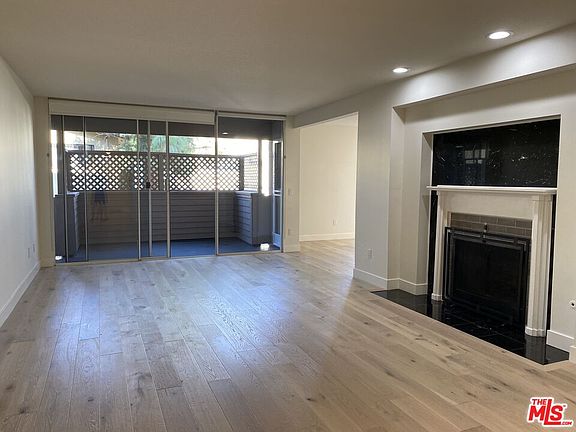 4th image of 850 S Shenandoah St APT 103