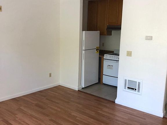 4th image of 435 S 6th St #14