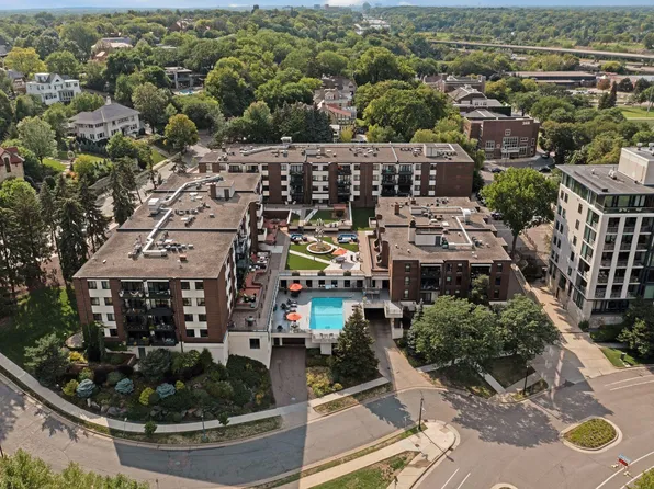 48 Groveland Ter #B101, Minneapolis, MN 55403