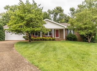302 Springmont Dr, Hopkinsville, KY 42240