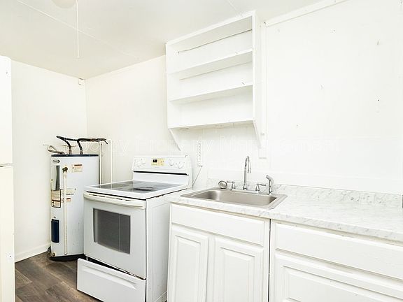 3rd image of 417 N Hawthorne St #419