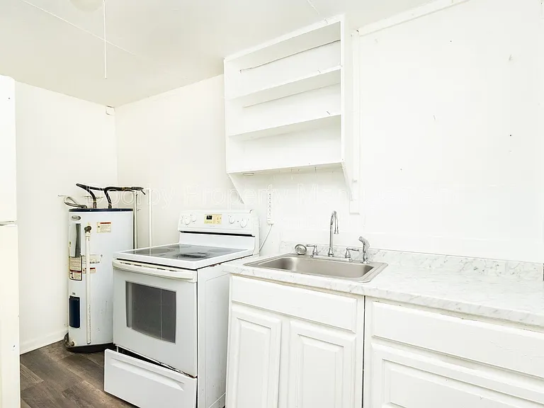 417 N Hawthorne St #419 — Photo 3