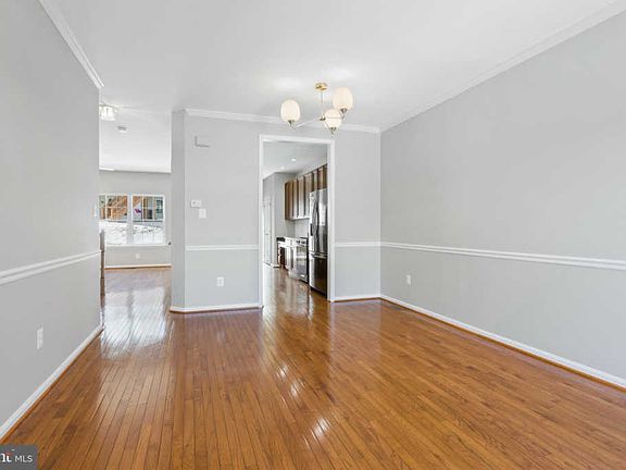 4th image of 308 Elizabeth Dr