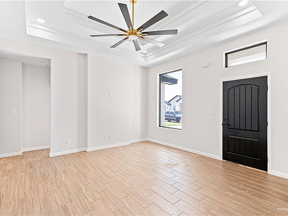 4th image of 1212 E Boxwood Ave