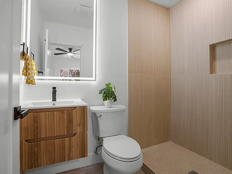 3296 Talbot St — Photo 13