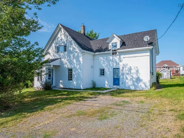 33 Mechanic St, Trenton, NS B0K 1X0