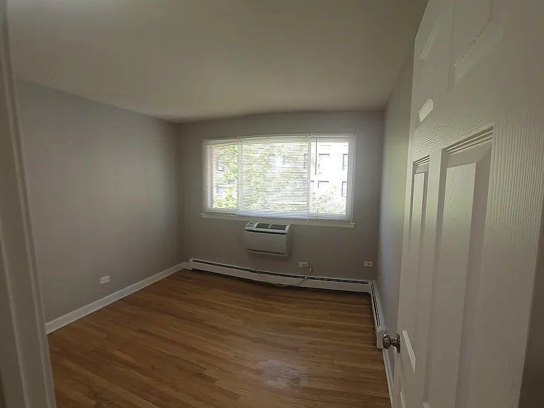 6211 N Kenmore Ave #502 — Photo 2