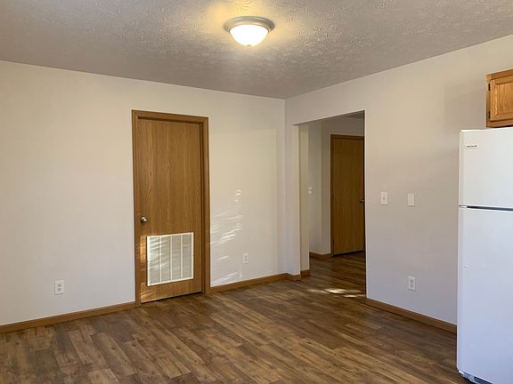 4th image of 690 W Light St #13