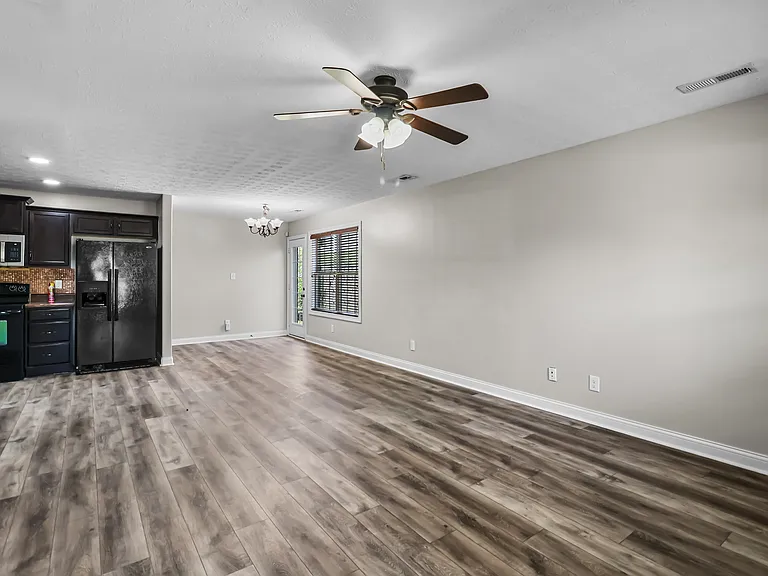 985 Culverson Ct — Photo 8