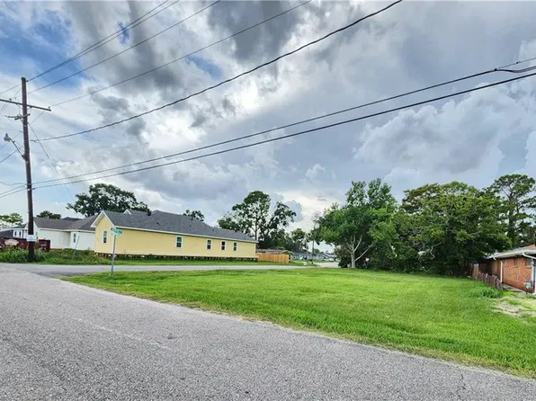 300 Trudeau Dr, Metairie, LA 70003