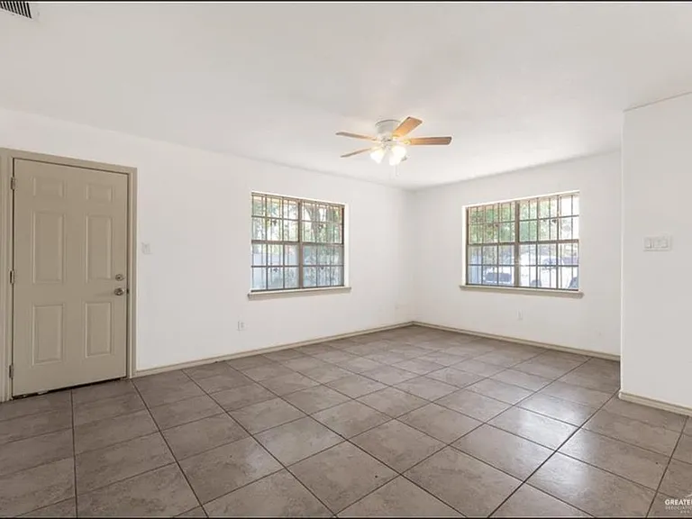 2804 Gumwood Ave — Photo 3