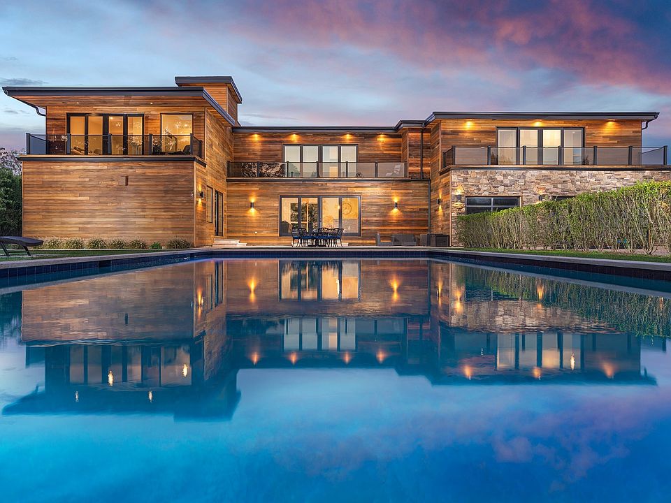 1st image of 645 Golfview Ct