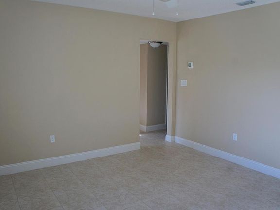 5th image of 722 Bonnie Cir