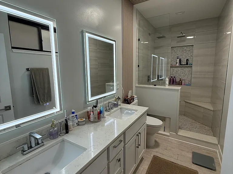2440 W Iowa St #2 — Photo 3