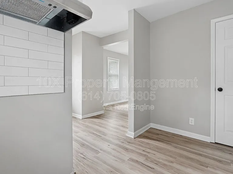 782 Whitethorne Ave — Photo 10