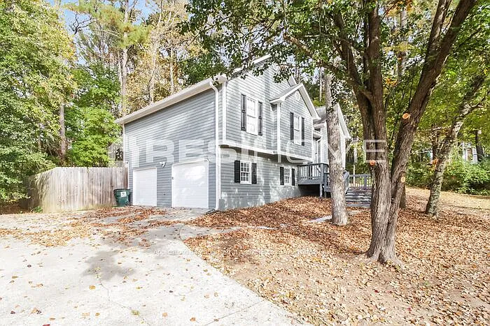380 Amber Way — Photo 2