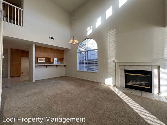 4th image of 1282 Woodhaven Ln
