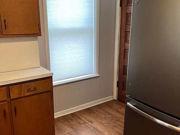 3rd image of 610 Wooster Rd #3C