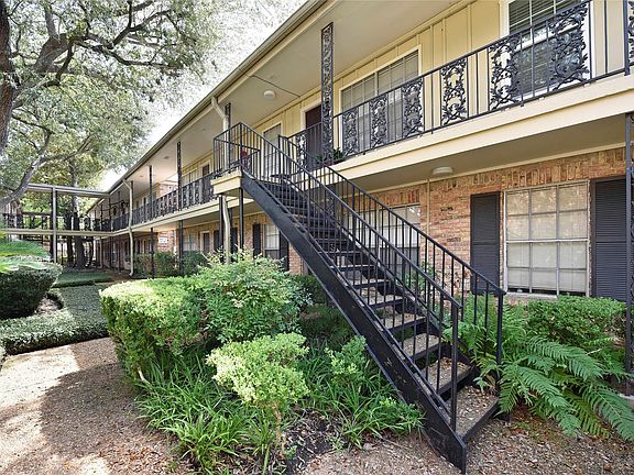 2nd image of 3224 Timmons Ln APT 112