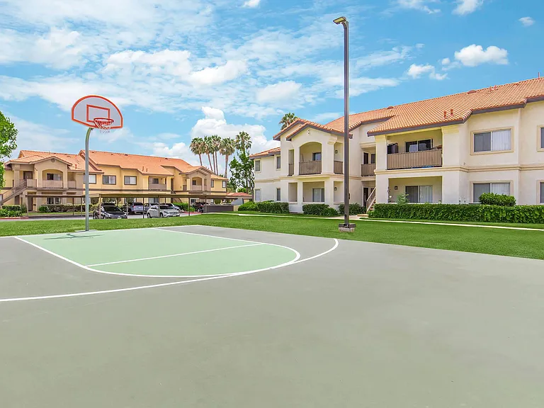 Club Pacifica Apartment Homes — Photo 15