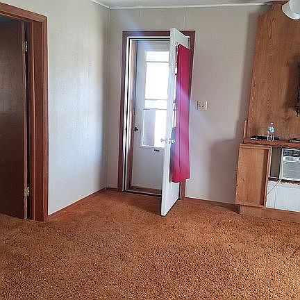 5th image of 326 SE 1st St