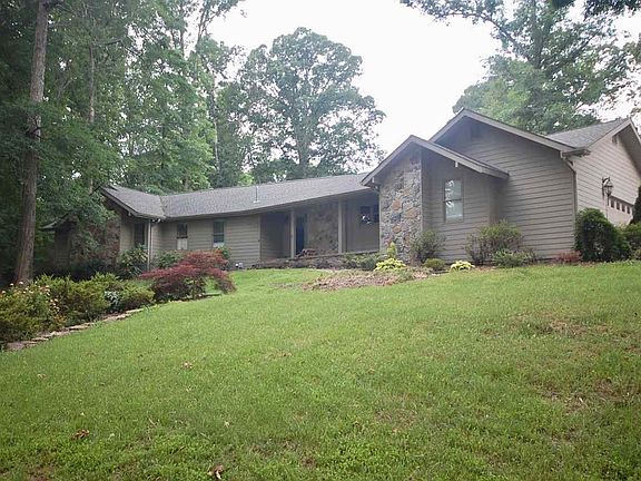 3rd image of 245 Yoshino Dr