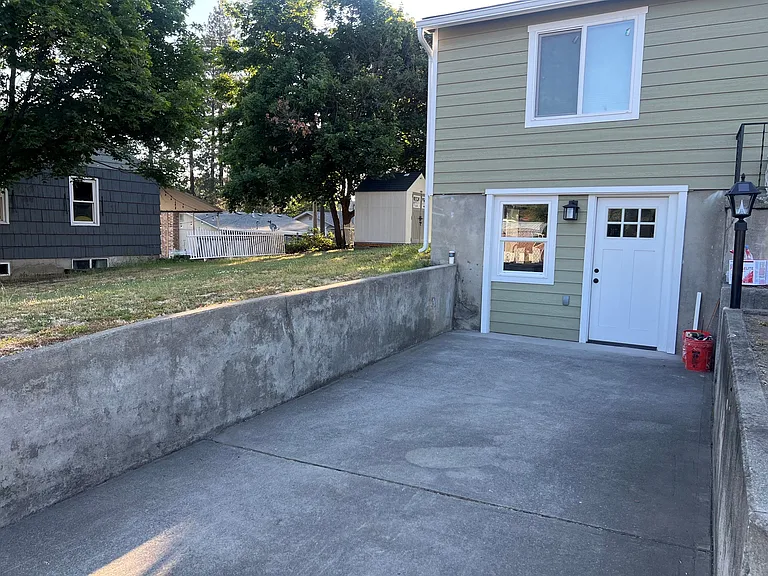 2817 S Ray St — Photo 1
