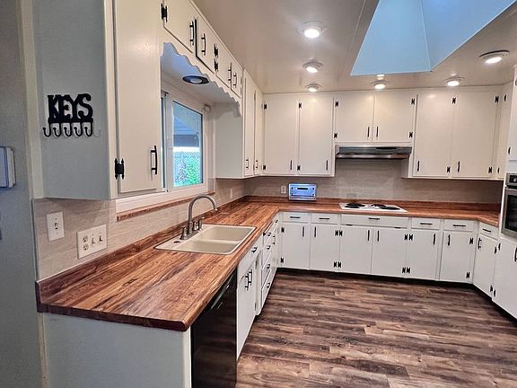 2nd image of 1605 Jacquelyn Way