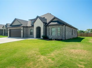 905 Hancock St, Prairie Grove, AR 72753