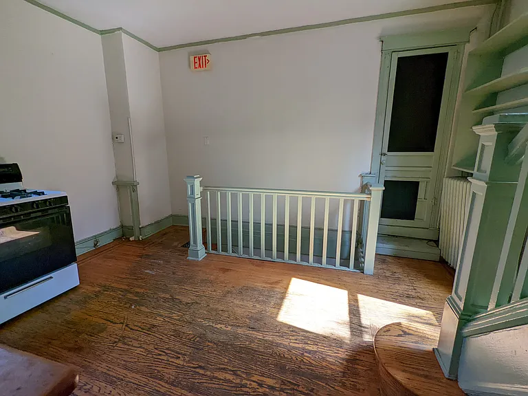 2501-meredith-st-2-1