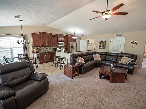 4th image of 9887 Country Scene Ln