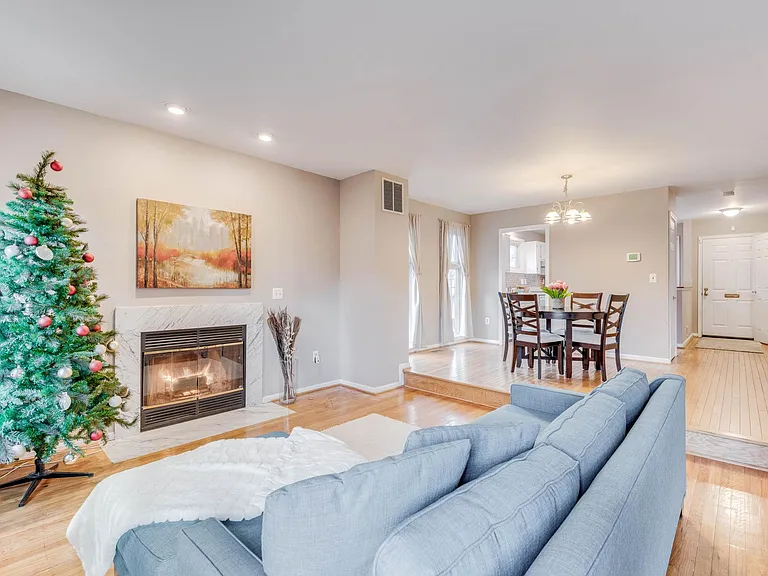 216 Roundhouse Ct — Photo 11