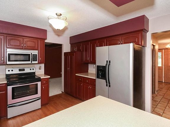 2nd image of 2915 Innsbruck Dr