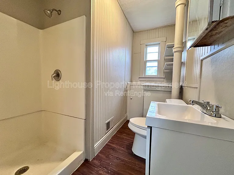 1126 Holt St — Photo 11