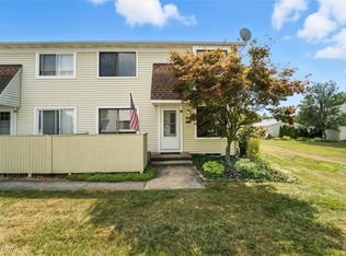 5512 Sutton Ln #C, Willoughby, OH 44094