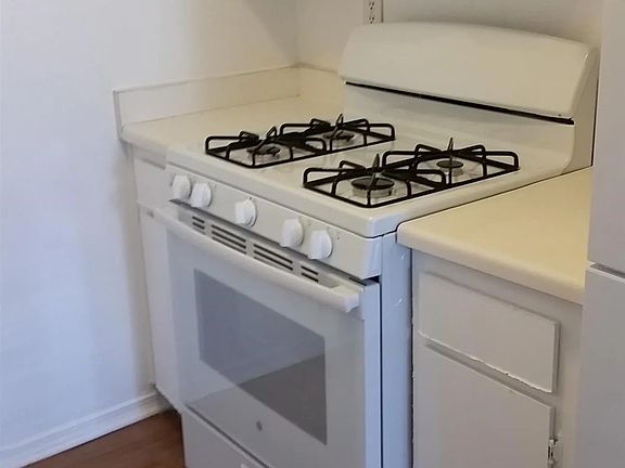 3rd image of 4230 44th St