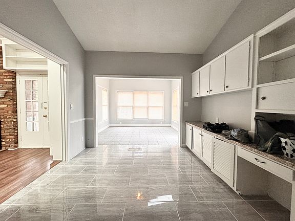 2nd image of 1003 Kingswood Dr