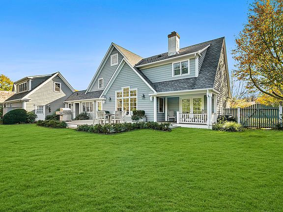 2nd image of 4 Borden Ln