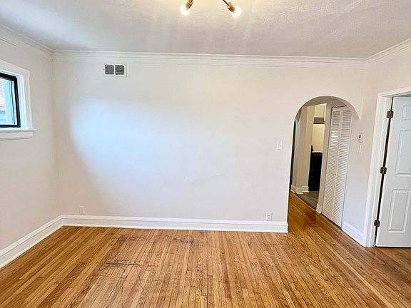 4th image of 1327 N Lorel Ave APT 2W