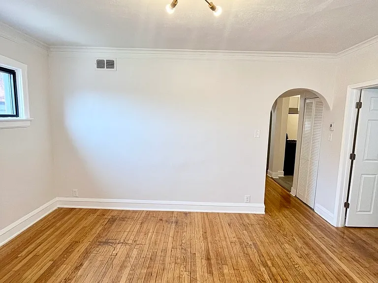 1327 N Lorel Ave #2W — Photo 4