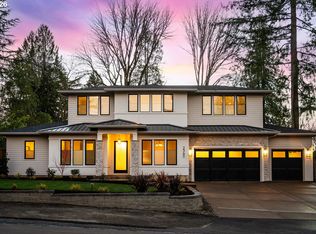 2560 Glen Eagles Pl, Lake Oswego, OR 97034