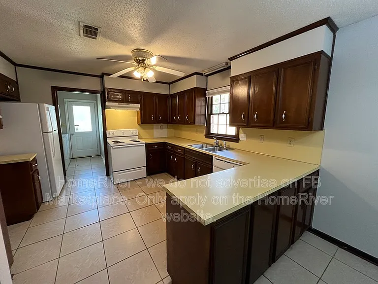 2224 W Aberdeen Dr — Photo 5
